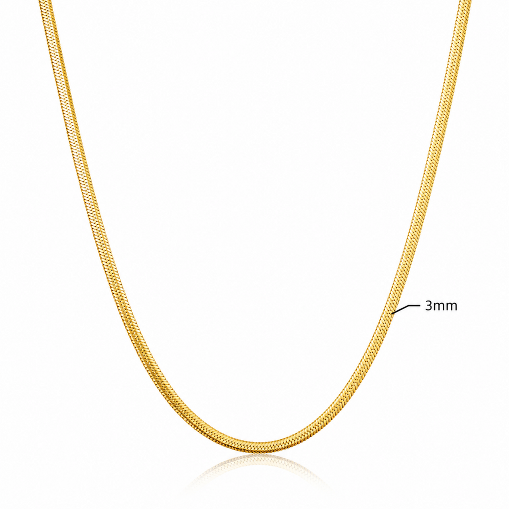 Gold chain with a width of 3mm on a white background