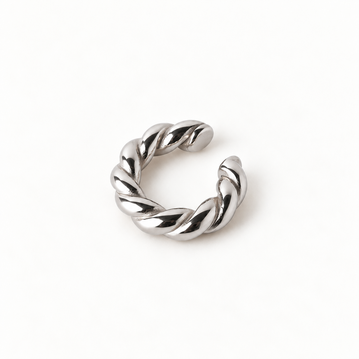 A metallic circular ear cuff with dimension annotations showing 47mm outer width, 20mm top diameter, and 18mm height, on a plain white background.